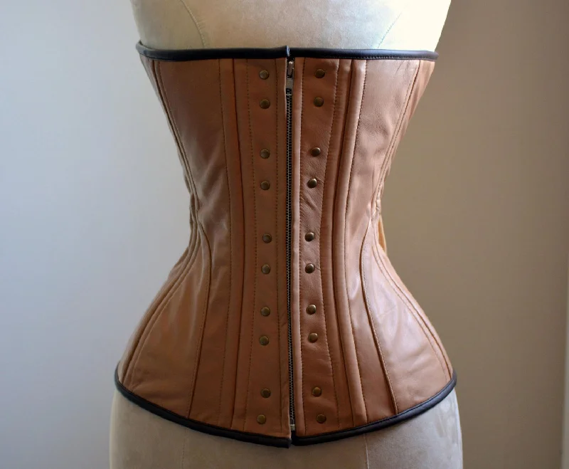 Corset dress in pastel peach-High quality hand dyed lambskin Ciri cosplay corset, steel boned made to measures cosplay exclusive corset, steampunk leather corset